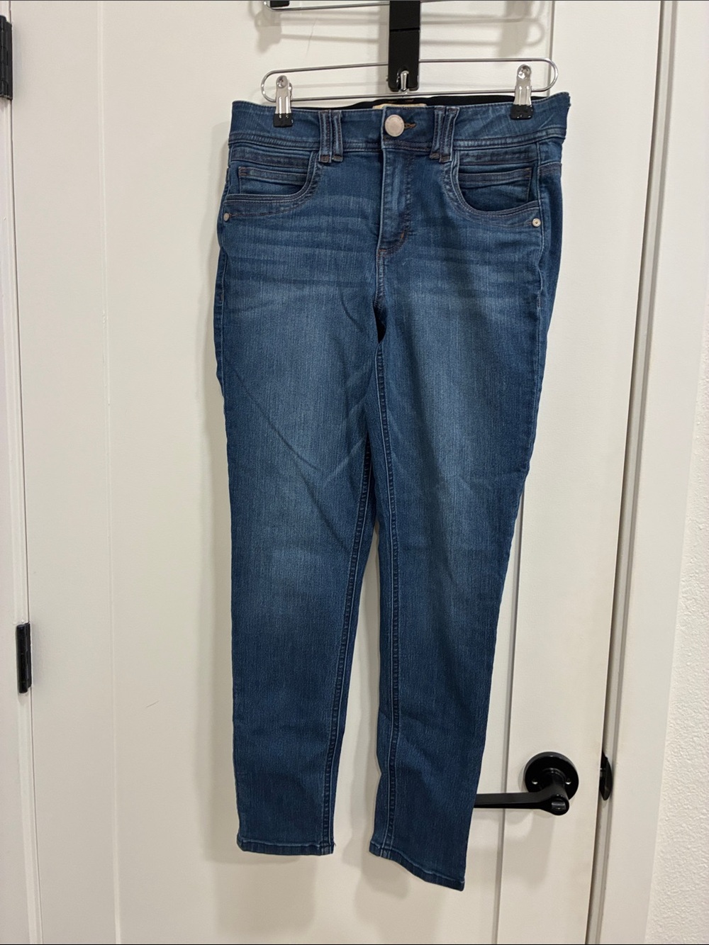 Democracy Women's Skinny Jeans in Medium Blue Wash